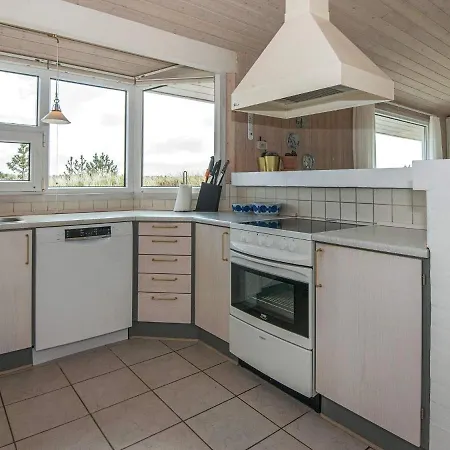 Tatil Evi Three-bedroom Holiday In Henne 2