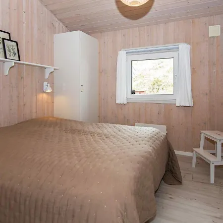 Dom wakacyjny Three-bedroom Holiday In Henne 2 *