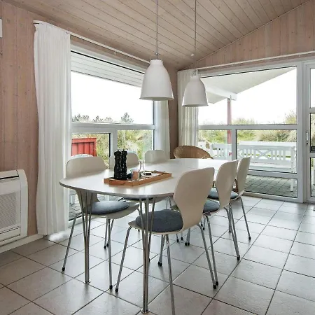 Three-bedroom Holiday In Henne 2 * Henne Strand